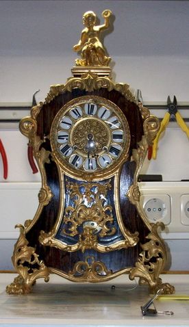 goldene Uhr